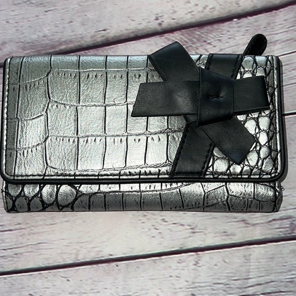 Nine & Company wallet  